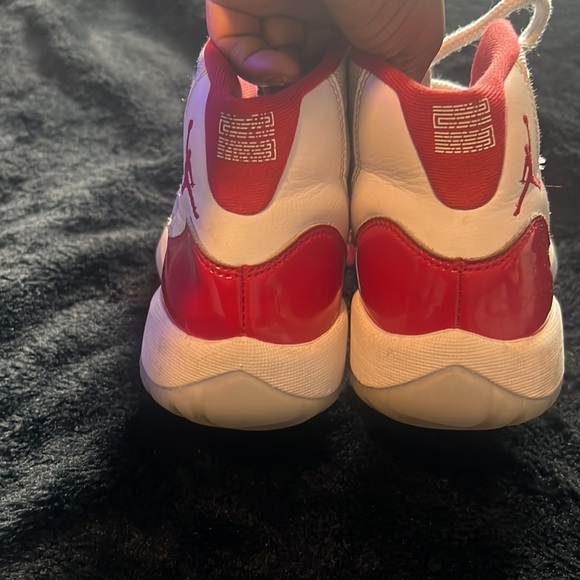 5y jordans - Picture 3 of 4